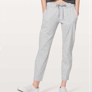 Lululemon On The Fly Pant *28"

Wee Are From Space